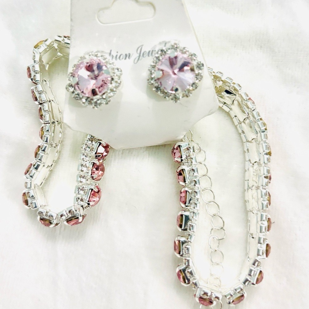 BRAND_NEW NWT..Necklace & Earring Set